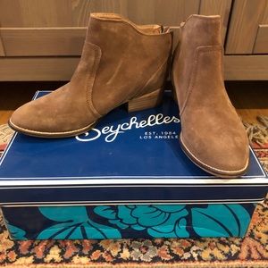 SEYCHELLES Brown Suede Short Booties - NWT
